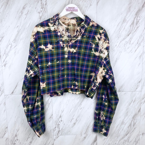 Vintage Tops - Vintage Flannel Cropped Button Down